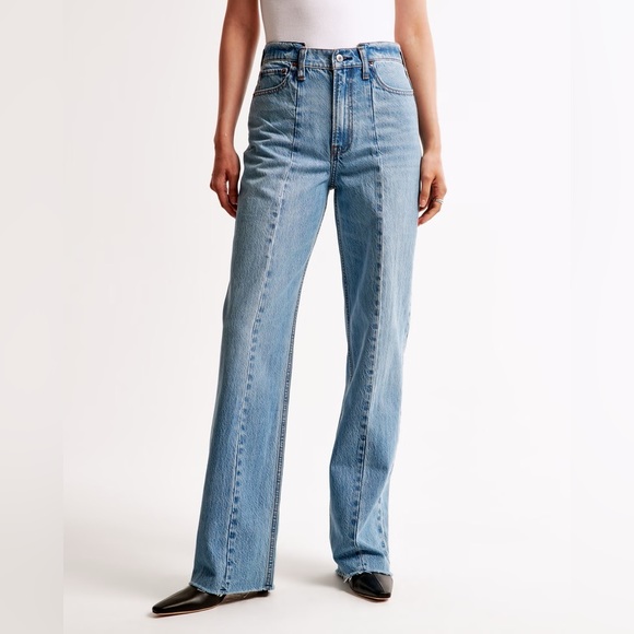Abercrombie & Fitch Denim - Abercrombie & Fitch Light The 90’s Relazed Jean High Rise